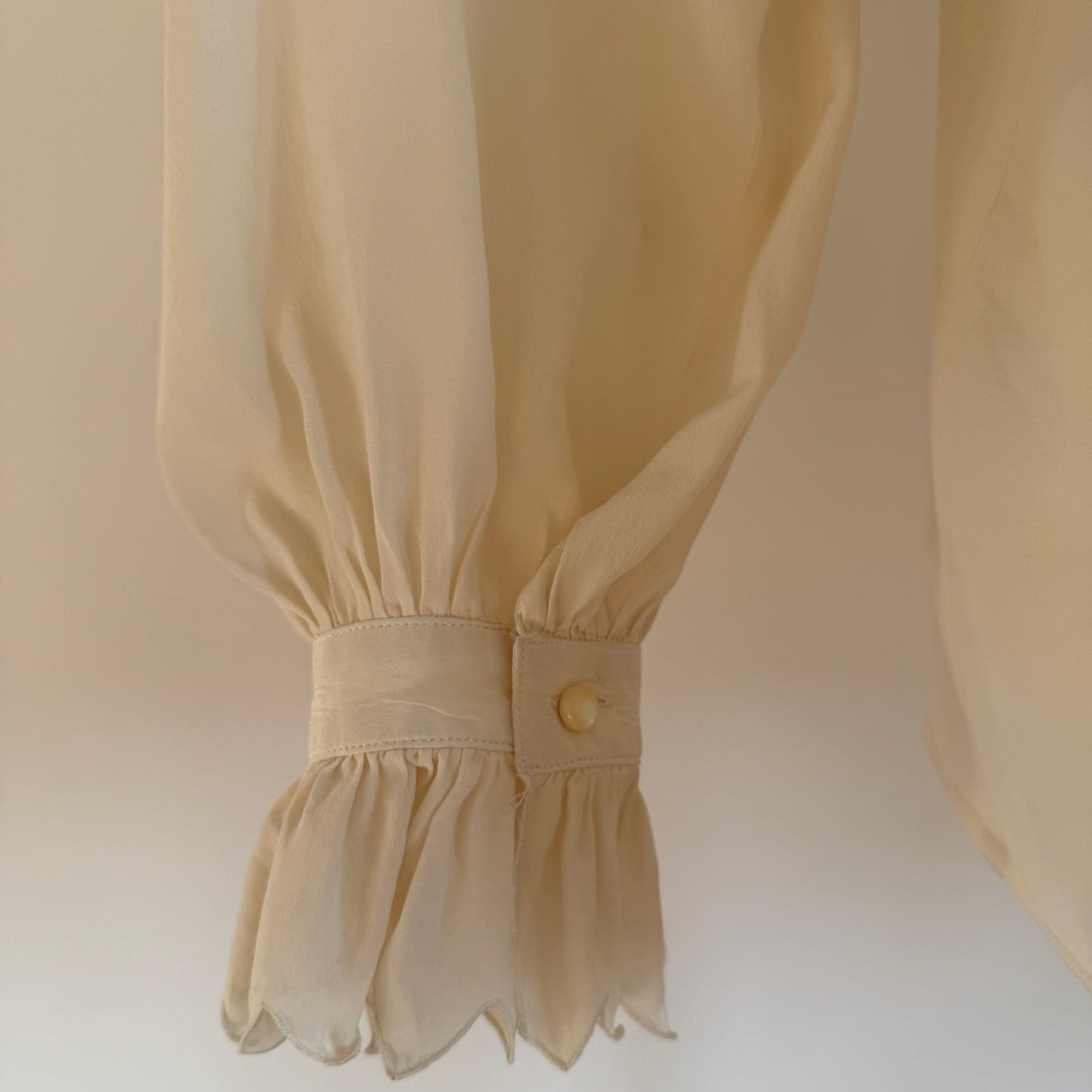 Camicia vintage in seta anni 60 ricamo a mano